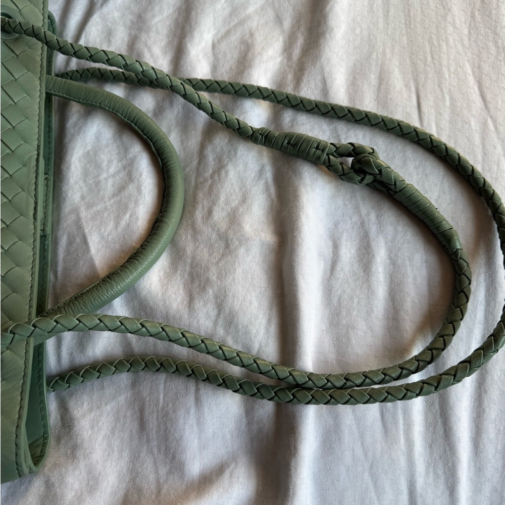 Quince Medium Italian Leather woven satchel
Sage - Picture 8 of 11